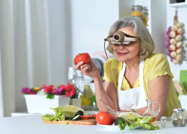 Lunettes Jordy pour cuisiner avec une DMLA 