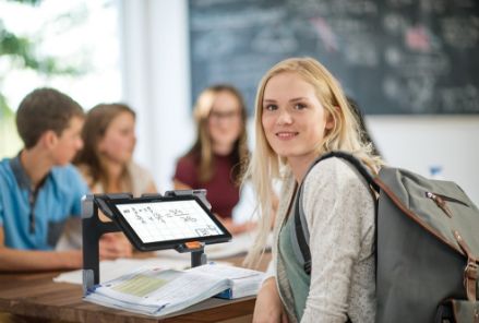 Vidéoagrandisseur Prodigi Connect 12 au lycée pour les étudiants